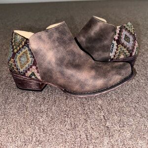 ROPER SEDONA NWT WOMENS SIZE 10